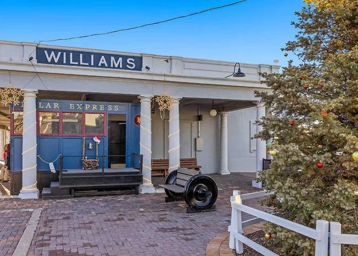 Walk To Gc Train Depot And Route 66, King Beds, Game Room, Bbq, Firepit