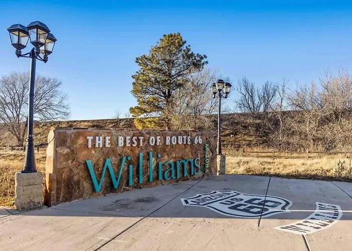Walk To Gc Train Depot And Route 66, King Beds, Game Room, Bbq, Firepit Holiday home *