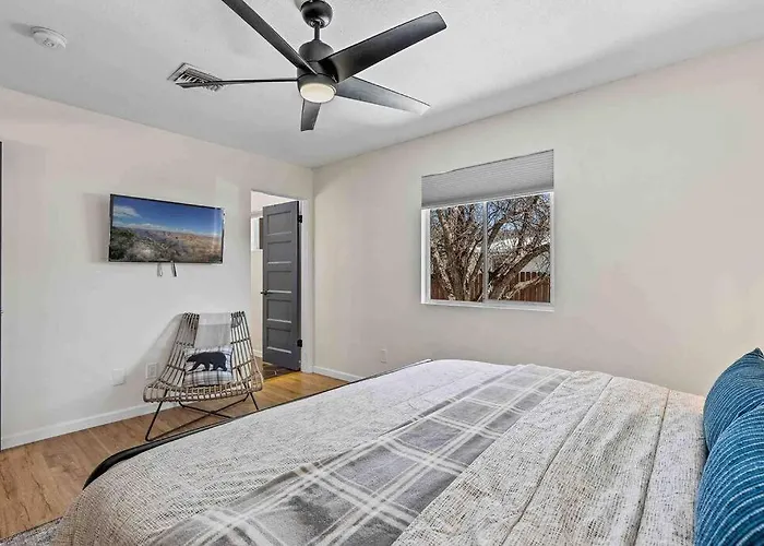 Holiday home Walk To Gc Train Depot And Route 66, King Beds, Game Room, Bbq, Firepit Williams