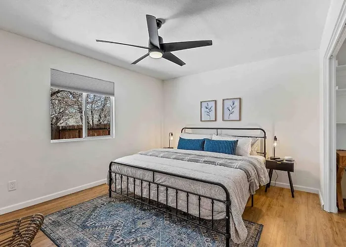 Walk To Gc Train Depot And Route 66, King Beds, Game Room, Bbq, Firepit *