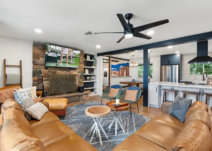 Walk To Gc Train Depot And Route 66, King Beds, Game Room, Bbq, Firepit Williams