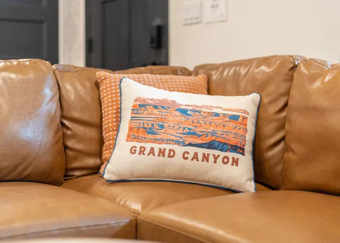 Walk To Gc Train Depot And Route 66, King Beds, Game Room, Bbq, Firepit Holiday home *