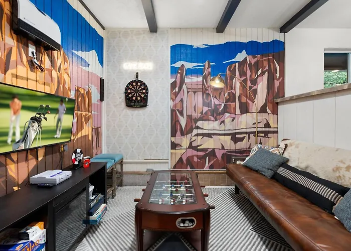 Walk To Gc Train Depot And Route 66, King Beds, Game Room, Bbq, Firepit *
