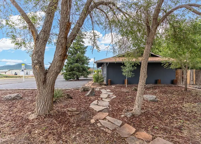 Walk To Gc Train Depot And Route 66, King Beds, Game Room, Bbq, Firepit *